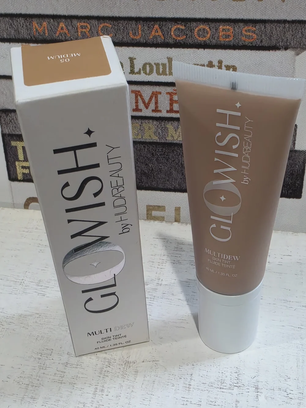 HUDA BEAUTY GLOWISH MultiDew Skin Tint — Medium Tan